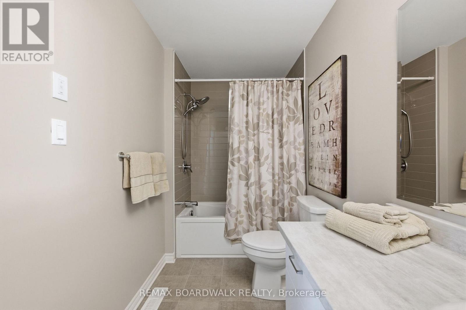 543 LABRADOR CRESCENT - Image 33
