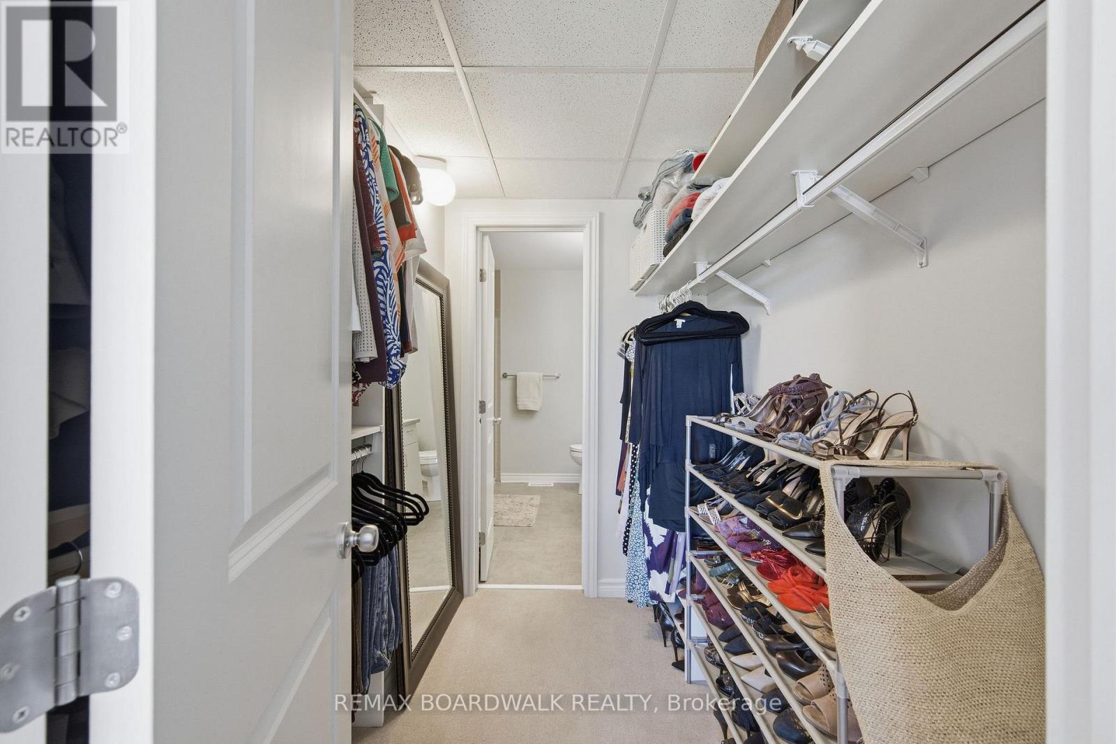 543 LABRADOR CRESCENT - Image 37