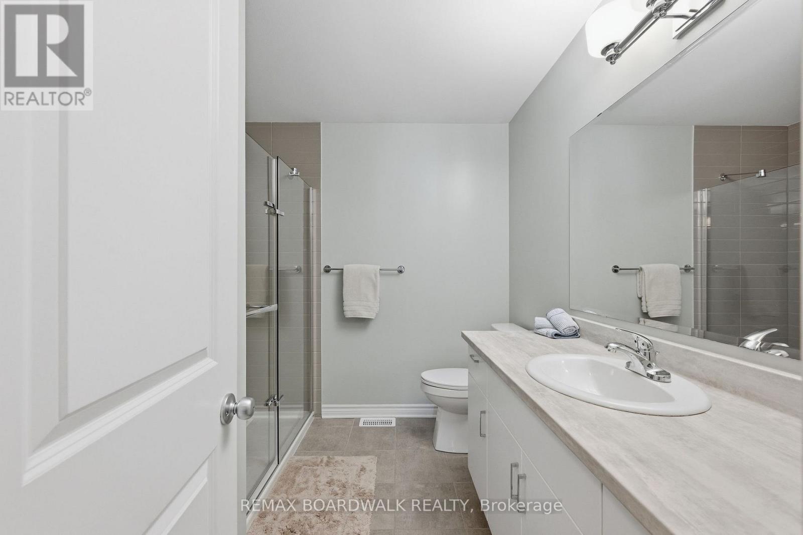 543 LABRADOR CRESCENT - Image 38