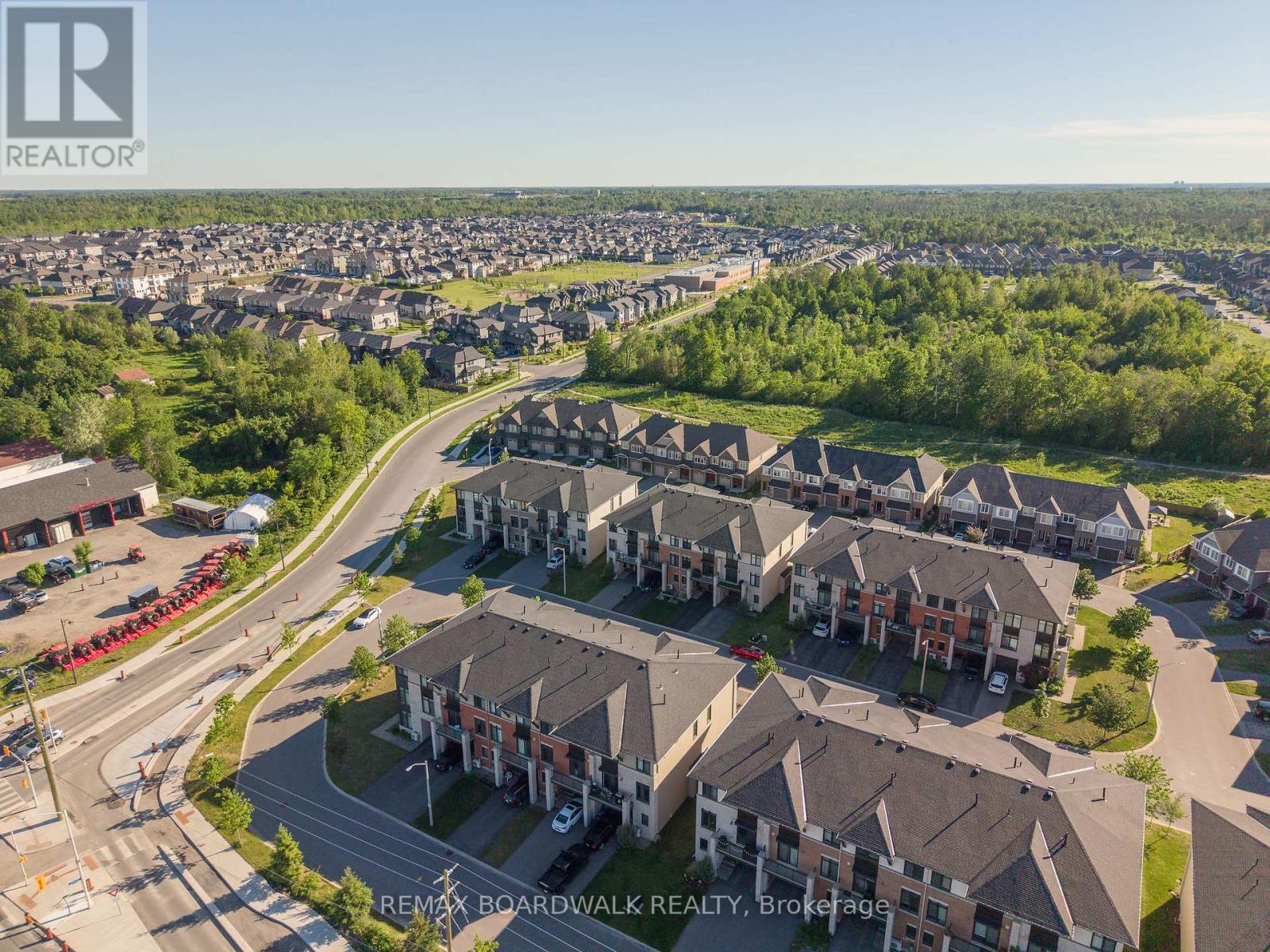 543 LABRADOR CRESCENT - 45