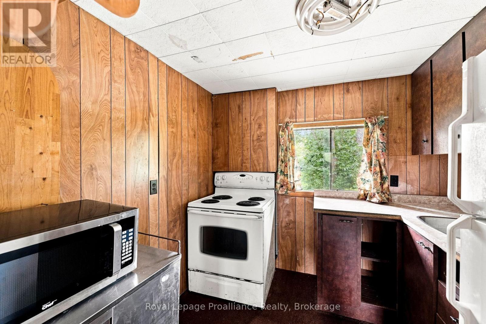 43 LAGUNA ROAD - Image 18