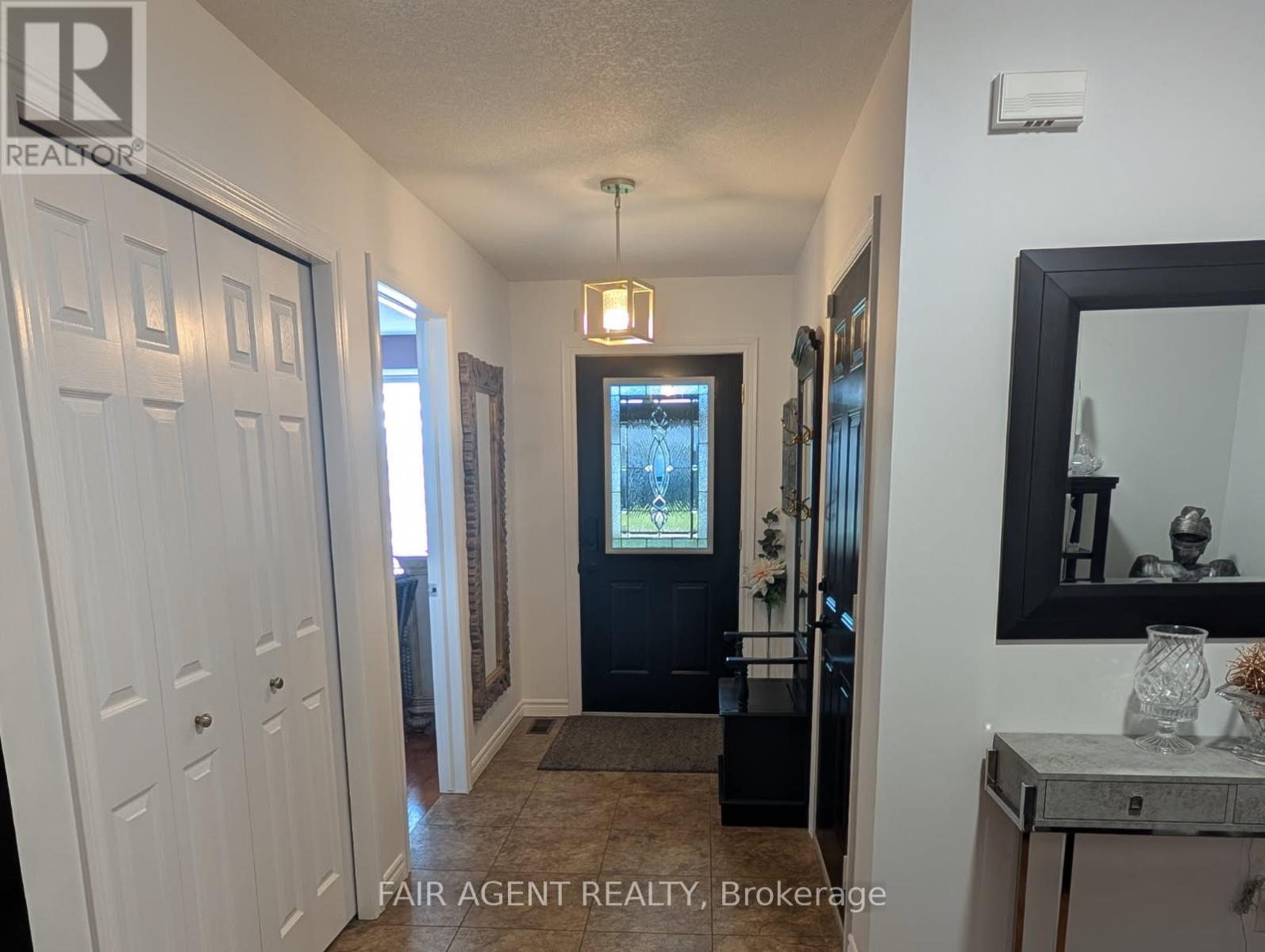 110 MILTON SEILER CRESCENT - 4