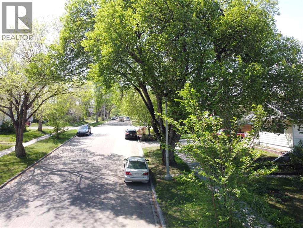 232 27 Avenue Northwest - Photo 6