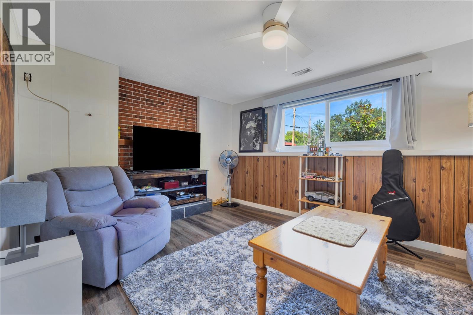 195 Adams Ave - 36