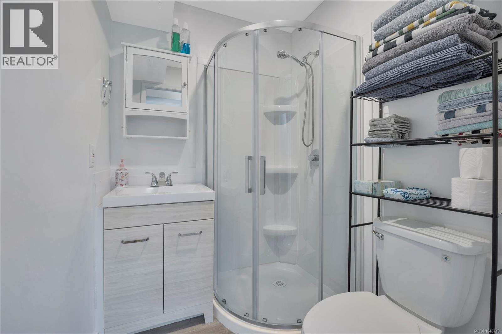 195 Adams Ave - 30