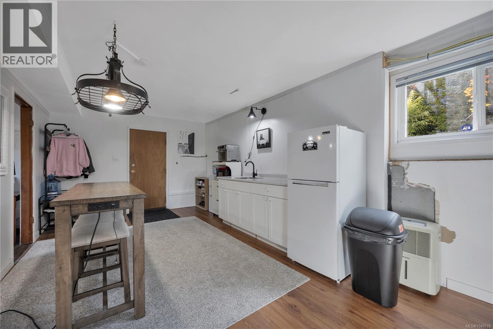 195 Adams Ave - 31