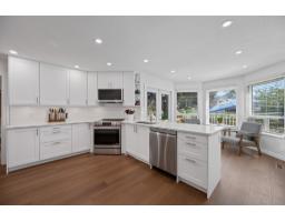 16614 Cherryhill Crescent, Surrey, BC V2W0A8 Photo 6