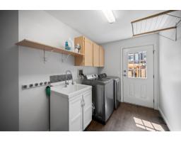 16614 Cherryhill Crescent, Surrey, BC V2W0A8 Photo 14
