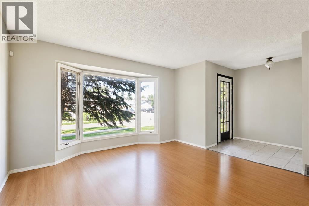 864 Queensland Drive Southeast - Photo 7