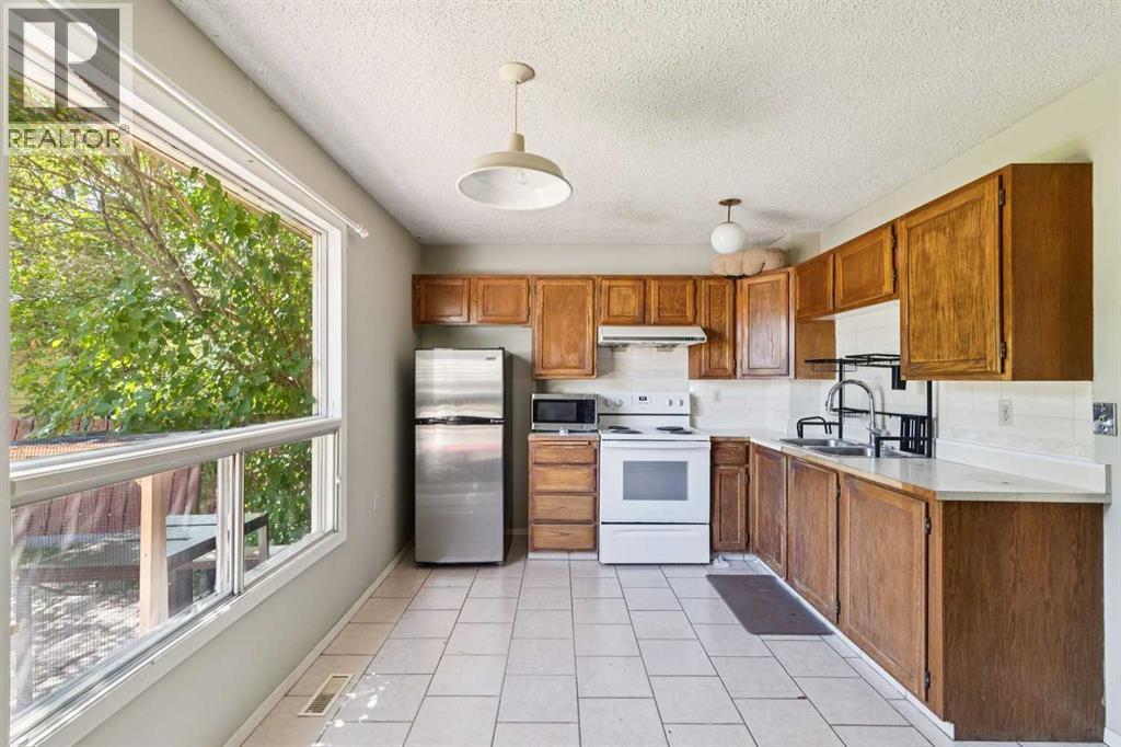 864 Queensland Drive Southeast - Photo 8