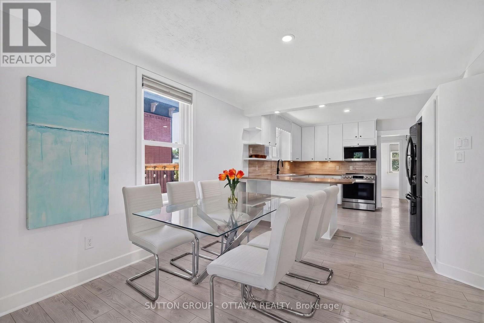 38 MELROSE AVENUE - 18