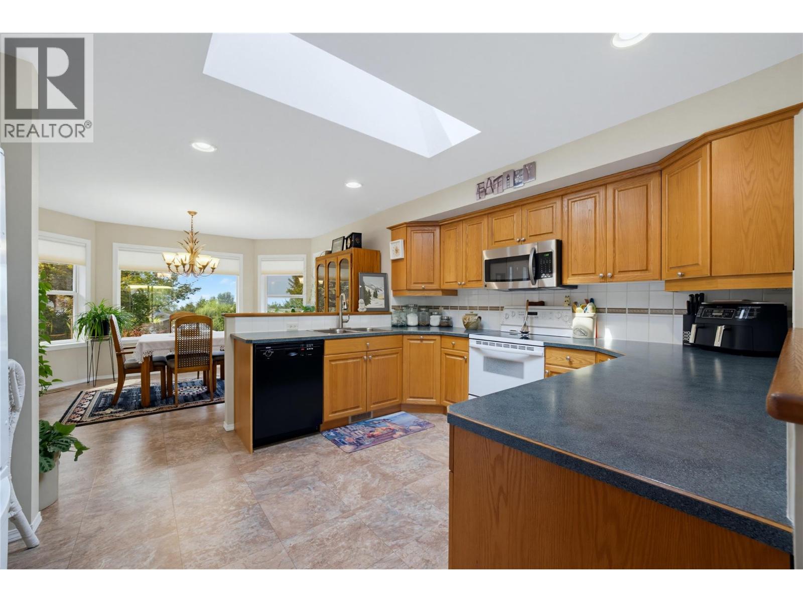 2866 Hilltop Road - 8