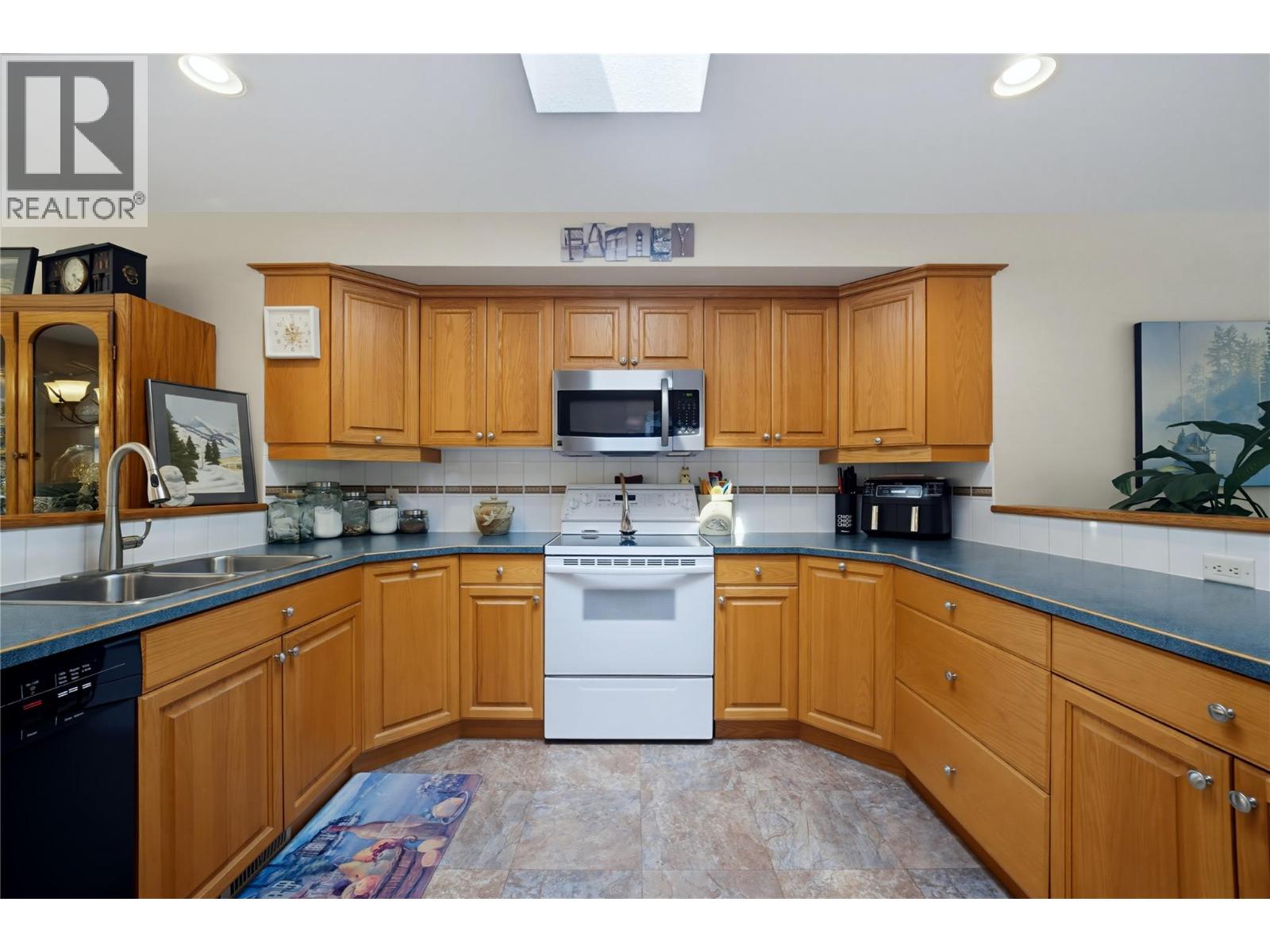 2866 Hilltop Road - 10