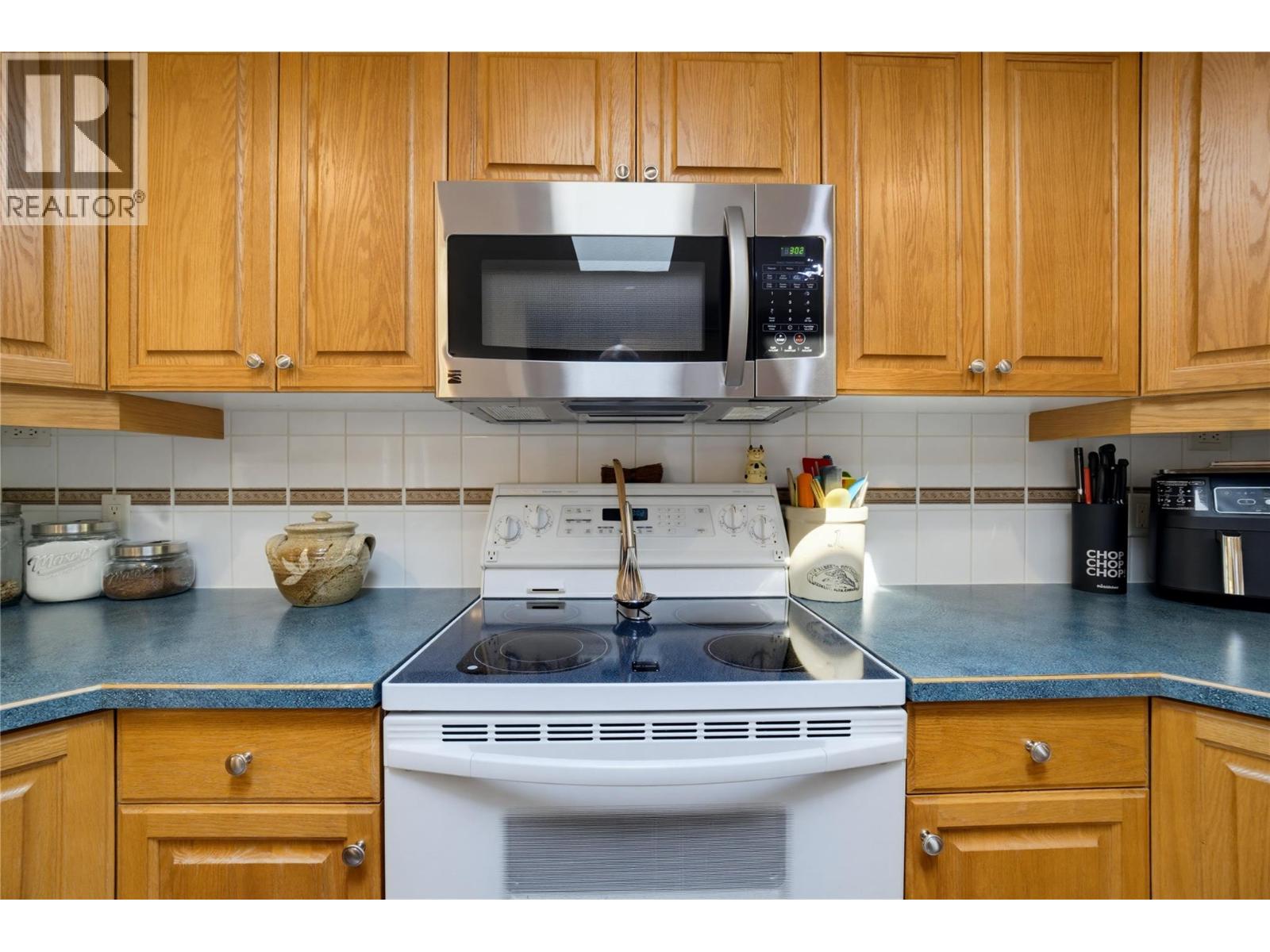 2866 Hilltop Road - 12