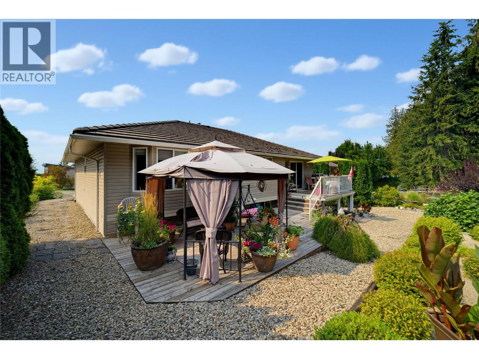 2866 Hilltop Road - 38