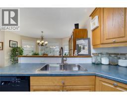 Foyer - 2866 Hilltop Road, Blind Bay, BC V0E2W0 Photo 11