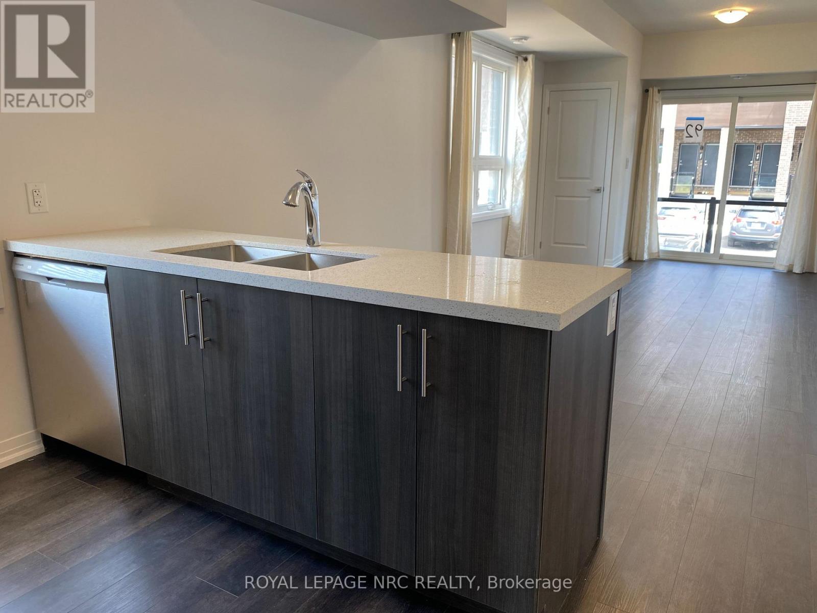 #92 6705 CROPP Street, Niagara Falls (Morrison), Ontario, L2E0C1, Niagara Falls (Morrison), Ontario — photo 4 of 5