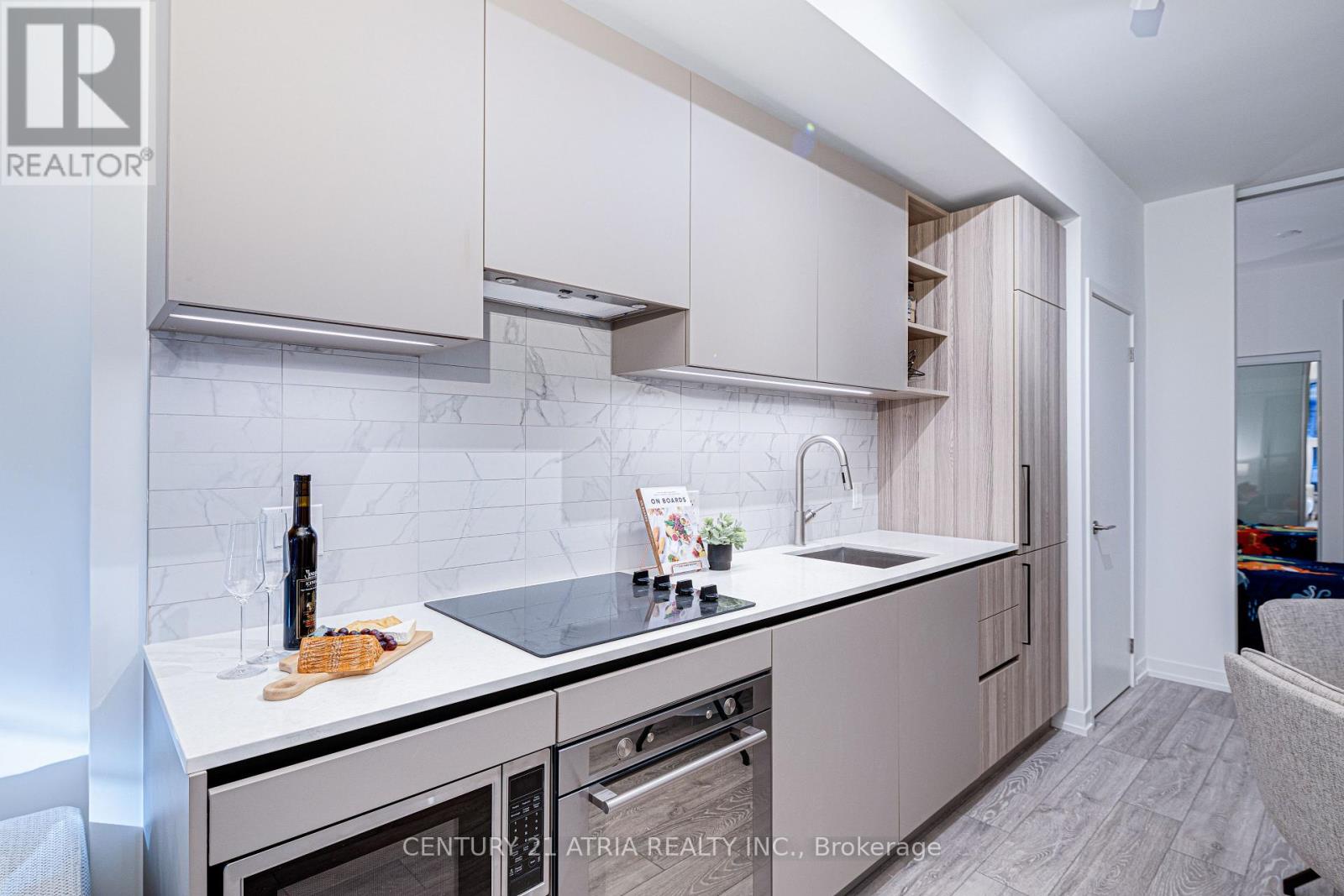 #308 55 MERCER STREET - 19