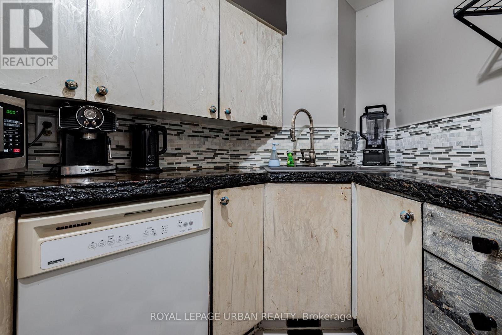 #505 25 MAITLAND STREET - 13