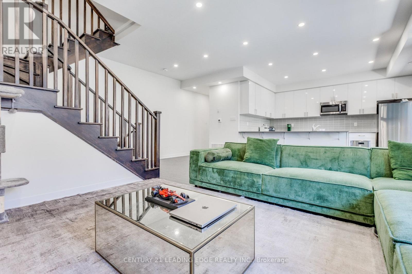 #805 1865 PICKERING PARKWAY - 11