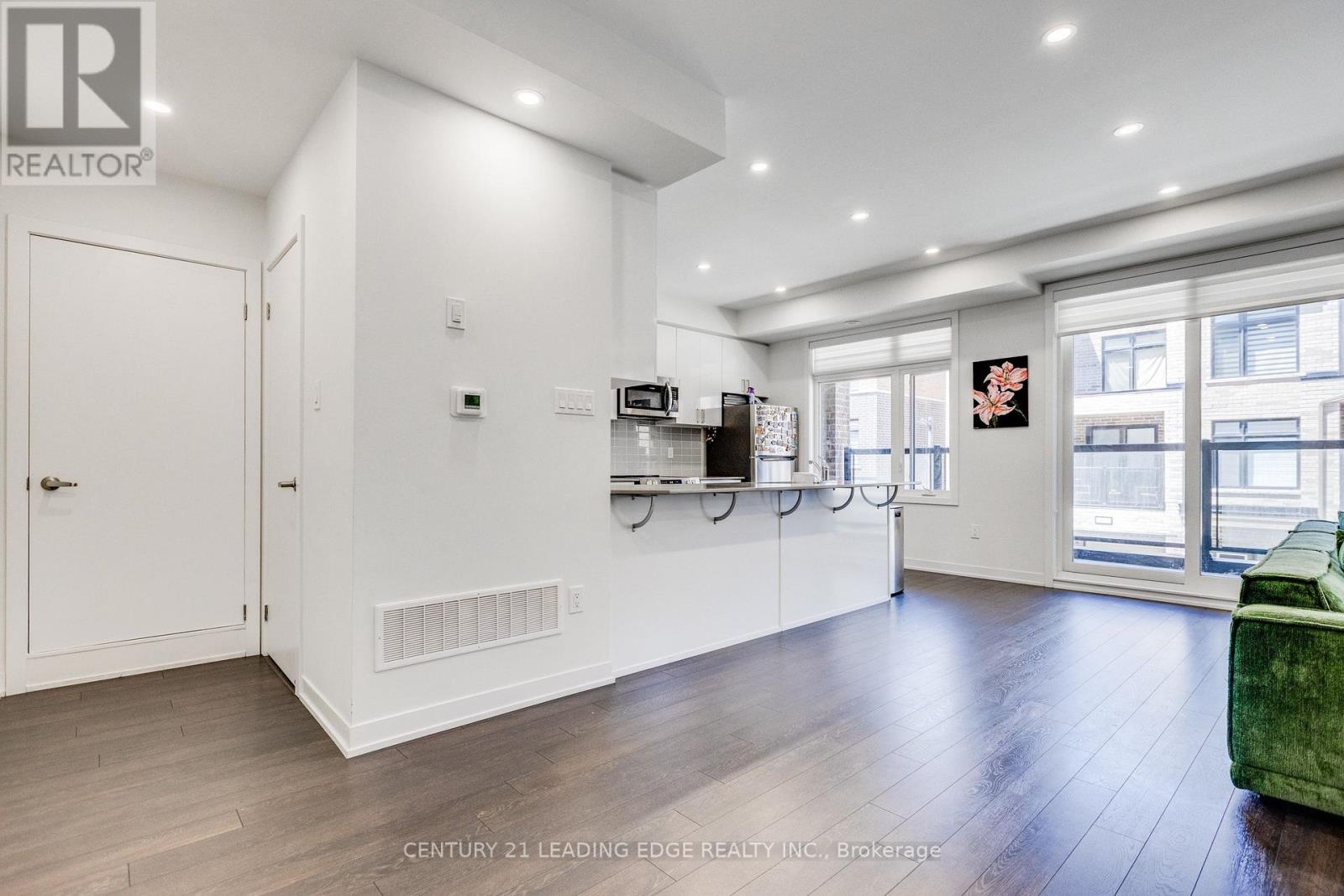 #805 1865 PICKERING PARKWAY - 21