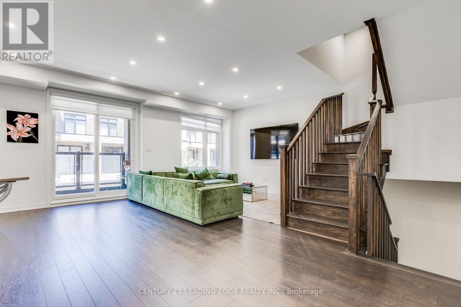 #805 1865 PICKERING PARKWAY - 8