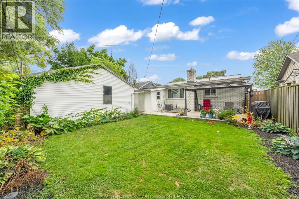 7 CHURCHILL AVENUE - 10