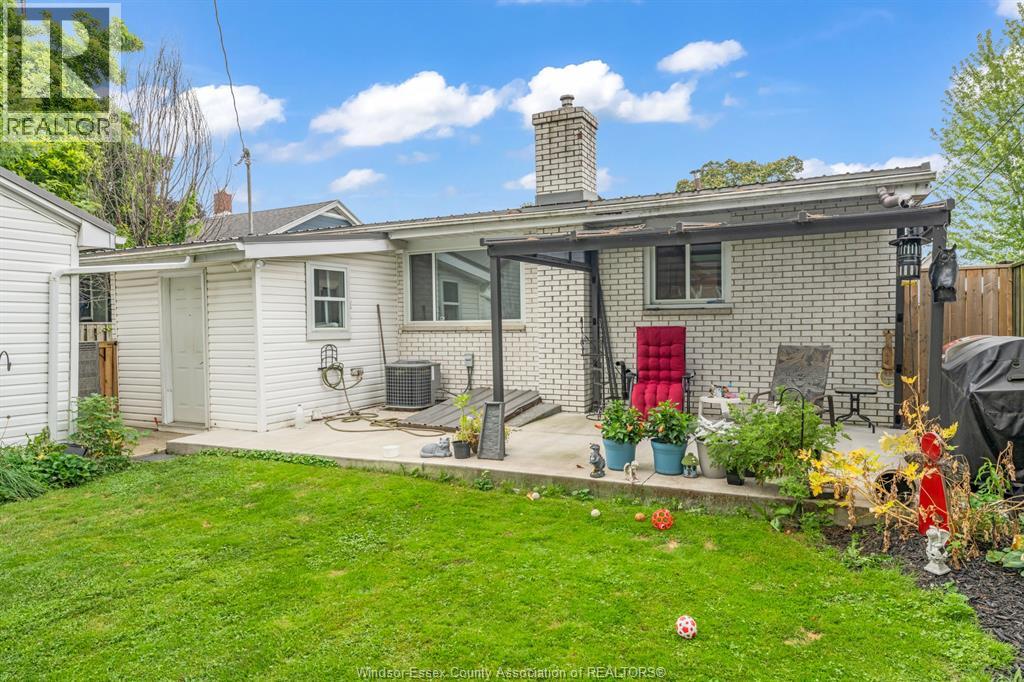 7 CHURCHILL AVENUE - 11