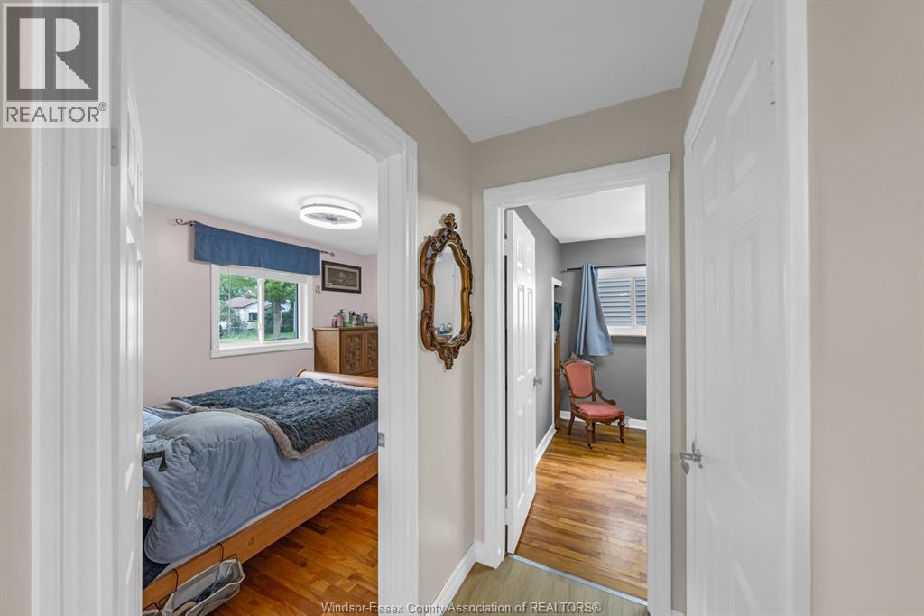 7 CHURCHILL AVENUE - 18