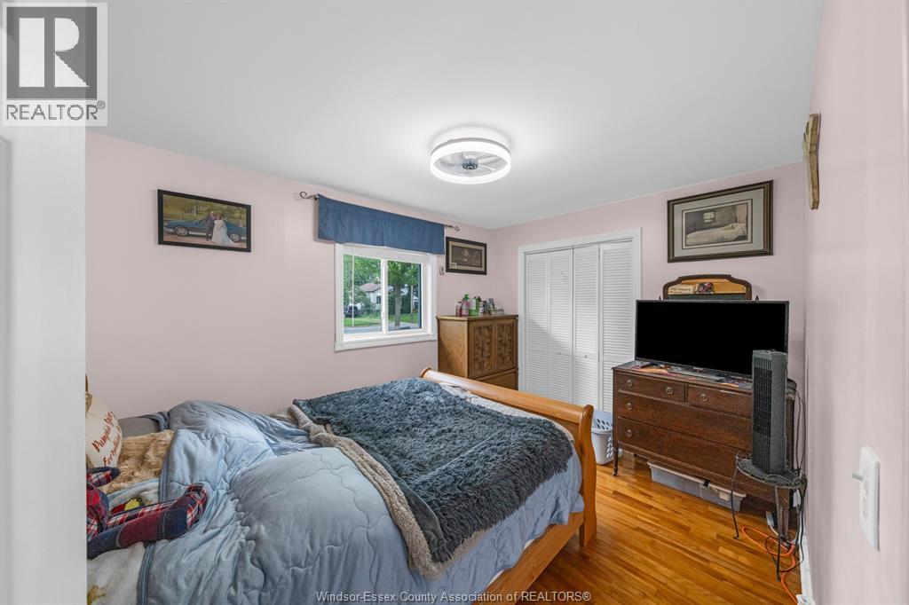 7 CHURCHILL AVENUE - 19