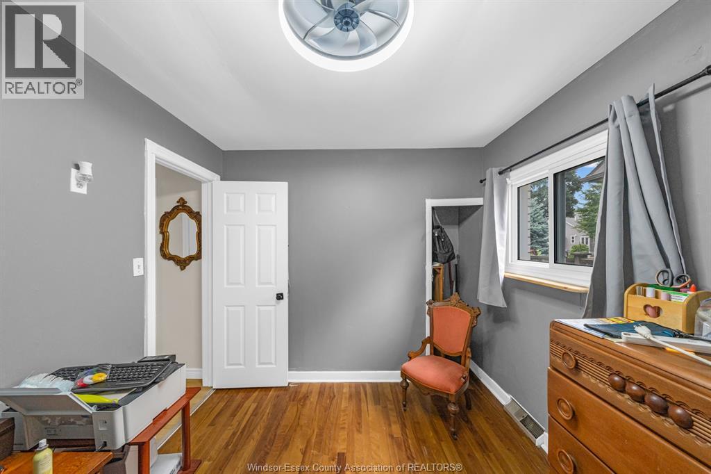 7 CHURCHILL AVENUE - 22