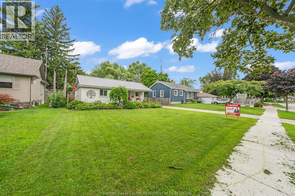 7 CHURCHILL AVENUE - 3
