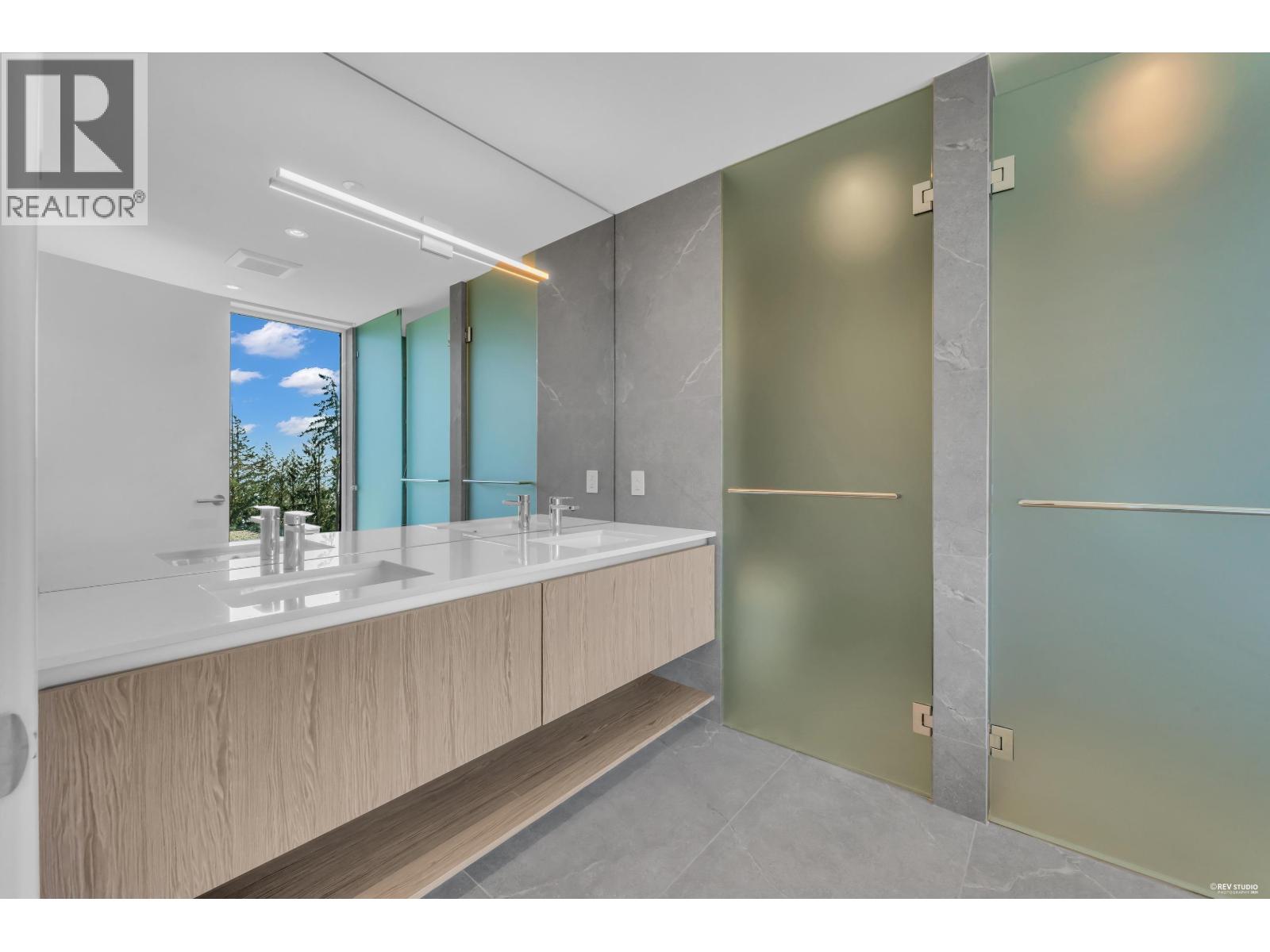 3317 CHIPPENDALE ROAD, West Vancouver