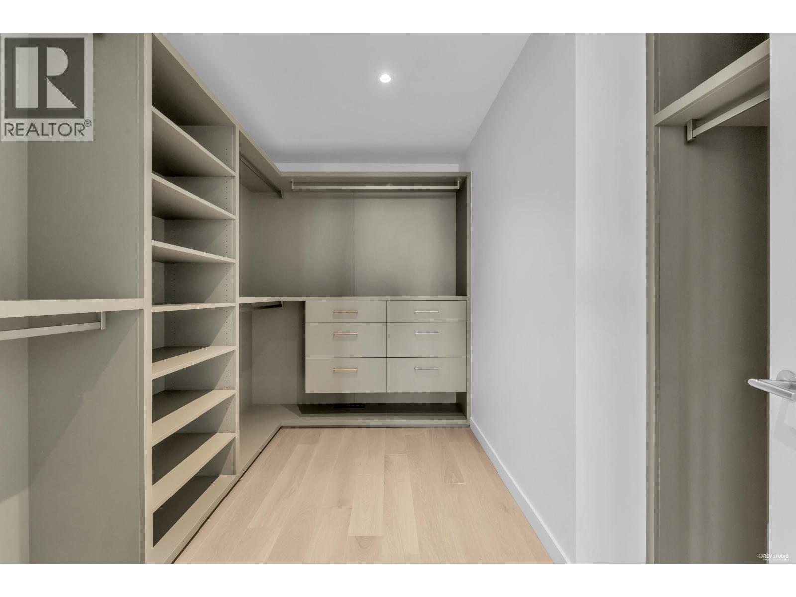 3317 CHIPPENDALE ROAD, West Vancouver