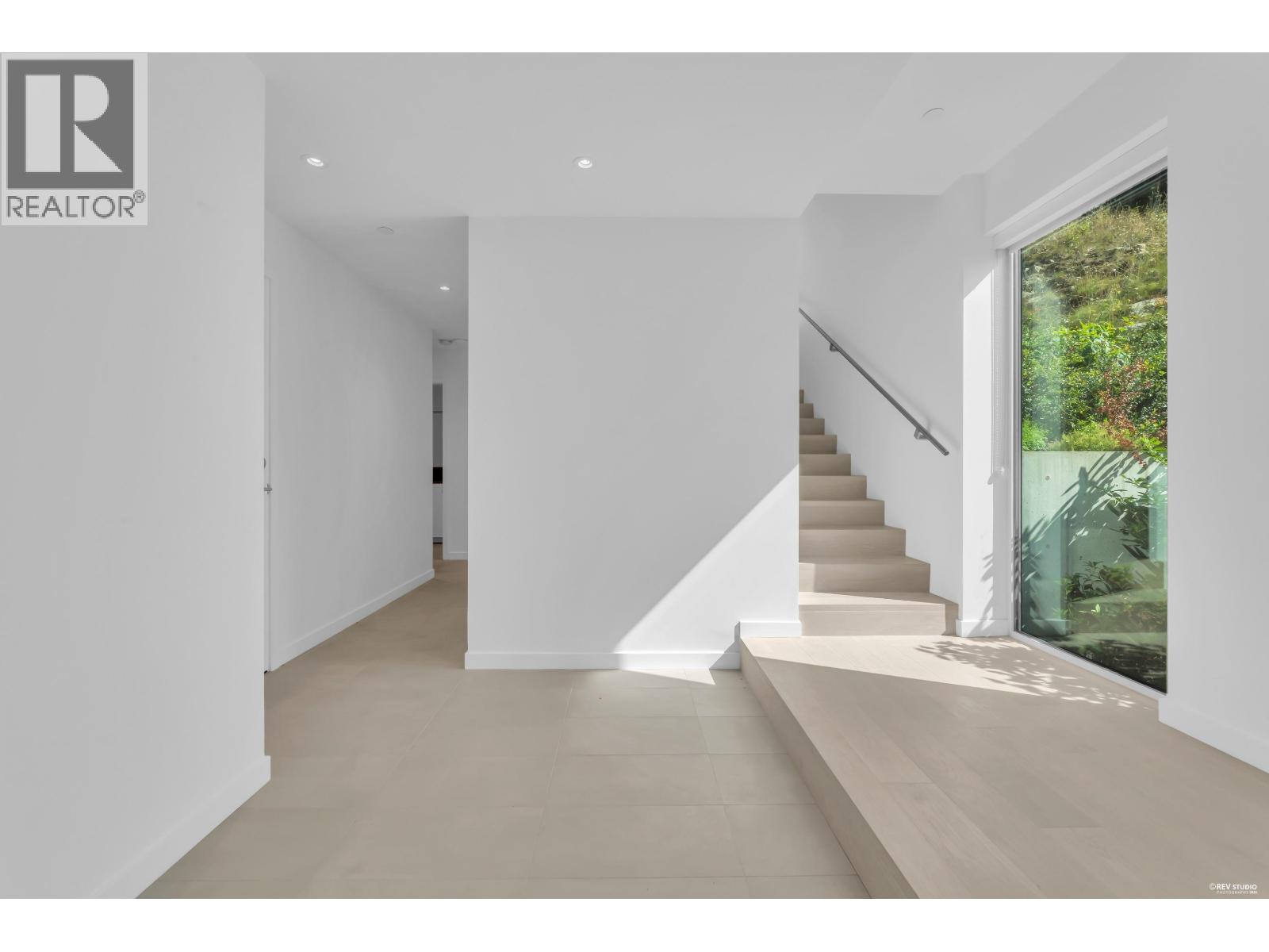 3317 CHIPPENDALE ROAD, West Vancouver