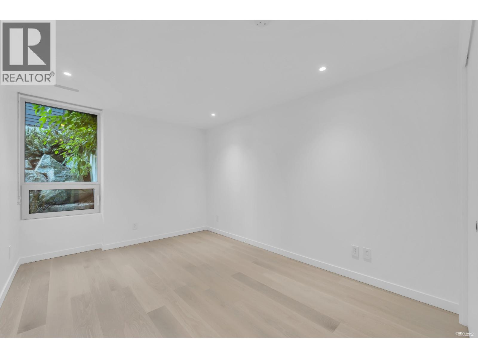 3317 CHIPPENDALE ROAD, West Vancouver