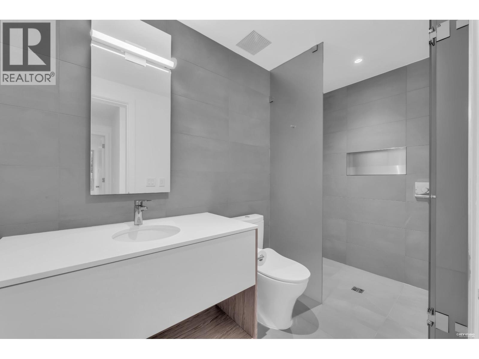 3317 CHIPPENDALE ROAD, West Vancouver