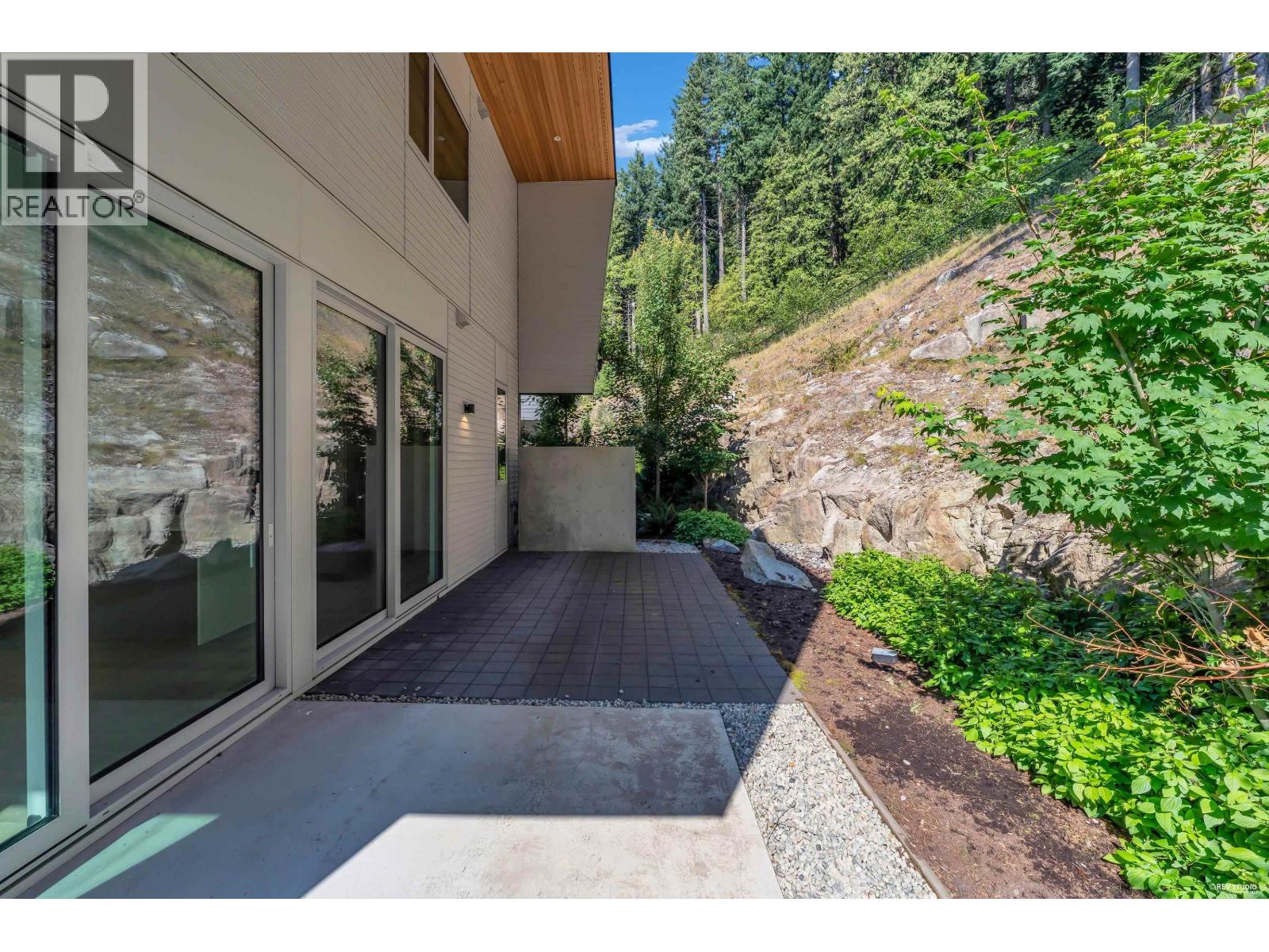 3317 CHIPPENDALE ROAD, West Vancouver