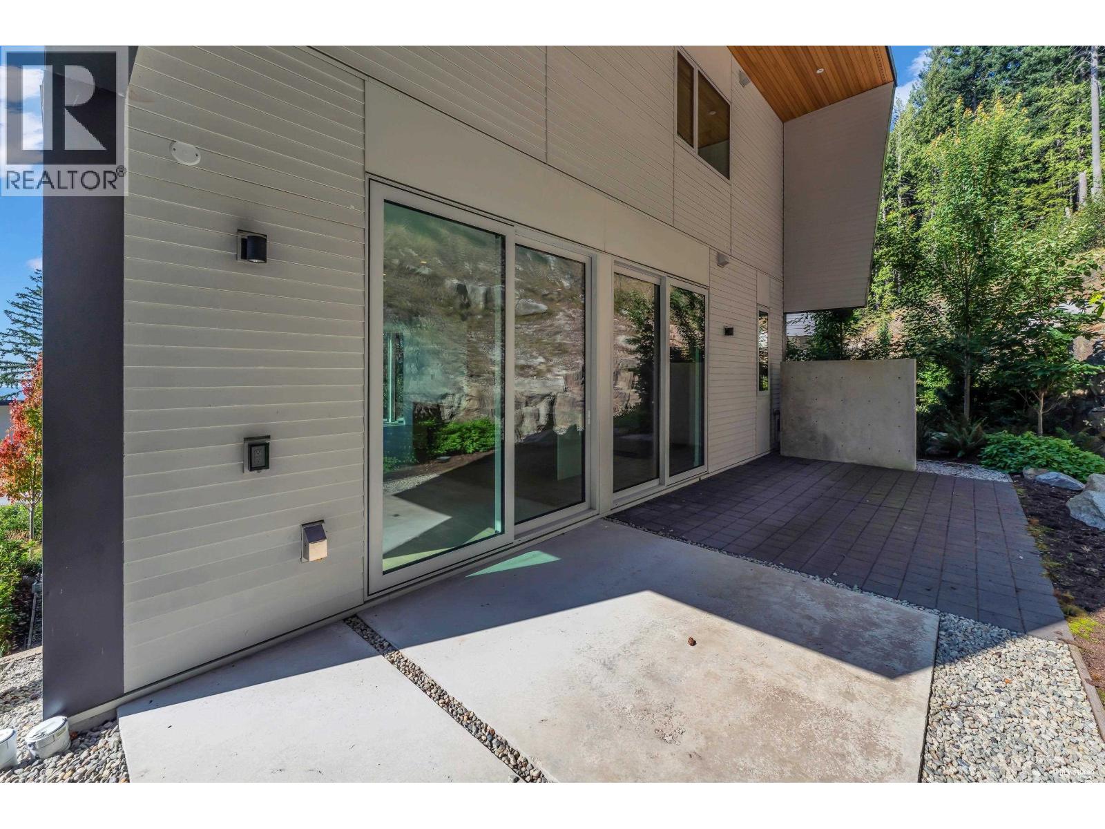 3317 CHIPPENDALE ROAD, West Vancouver