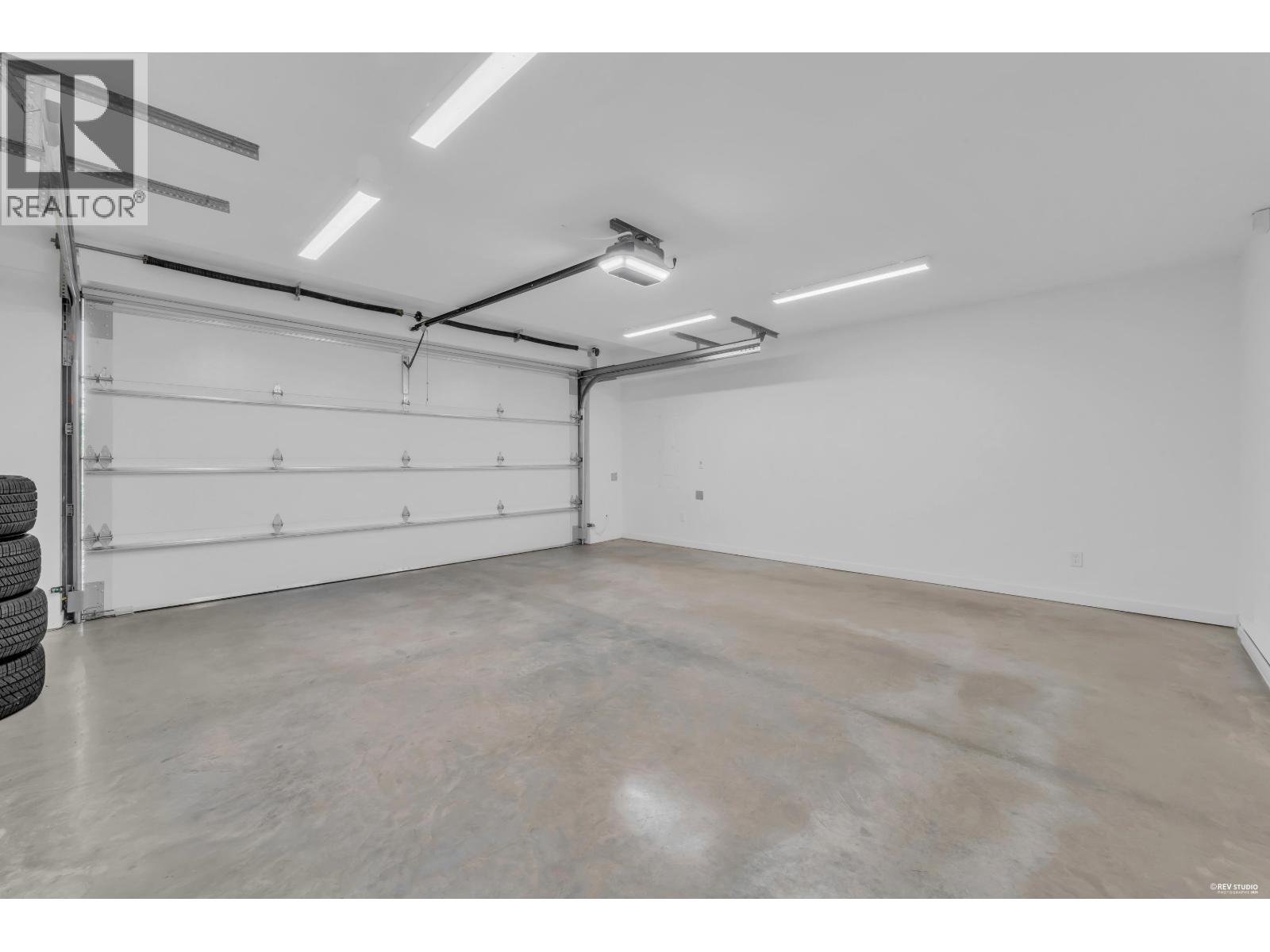 3317 CHIPPENDALE ROAD, West Vancouver