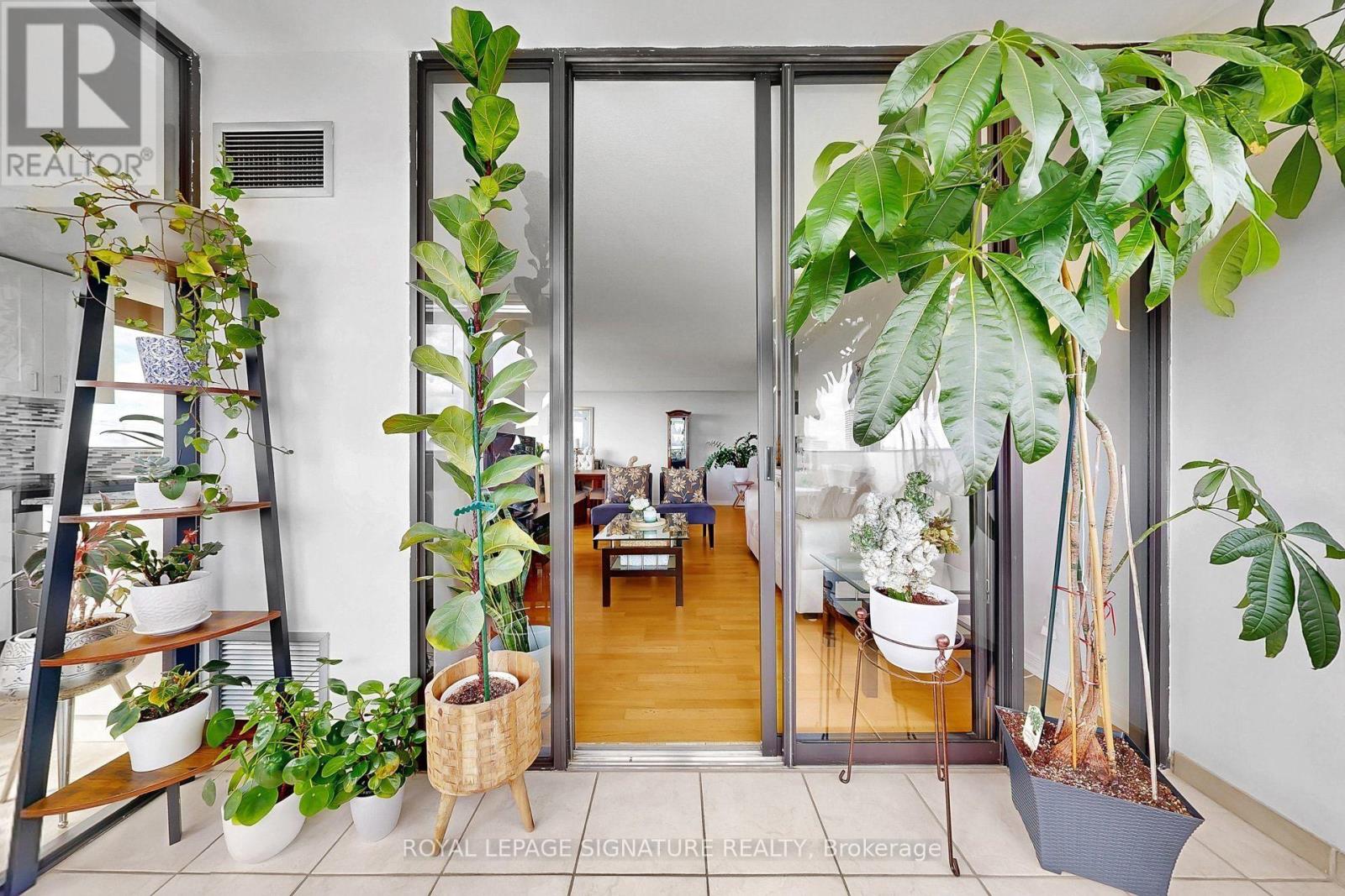 #902 133 TORRESDALE AVENUE - Image 5