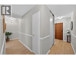 Living room - 700 Dynes Road Unit# 904, Burlington, ON L7N3M2 Photo 7