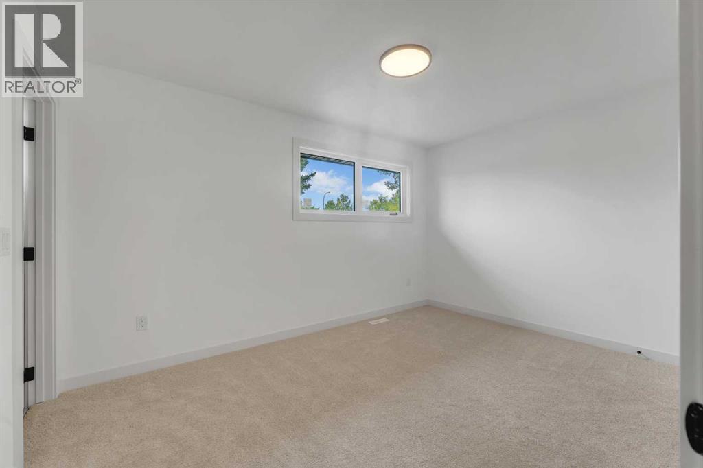 816 Lake Ontario Drive SE - Image 24