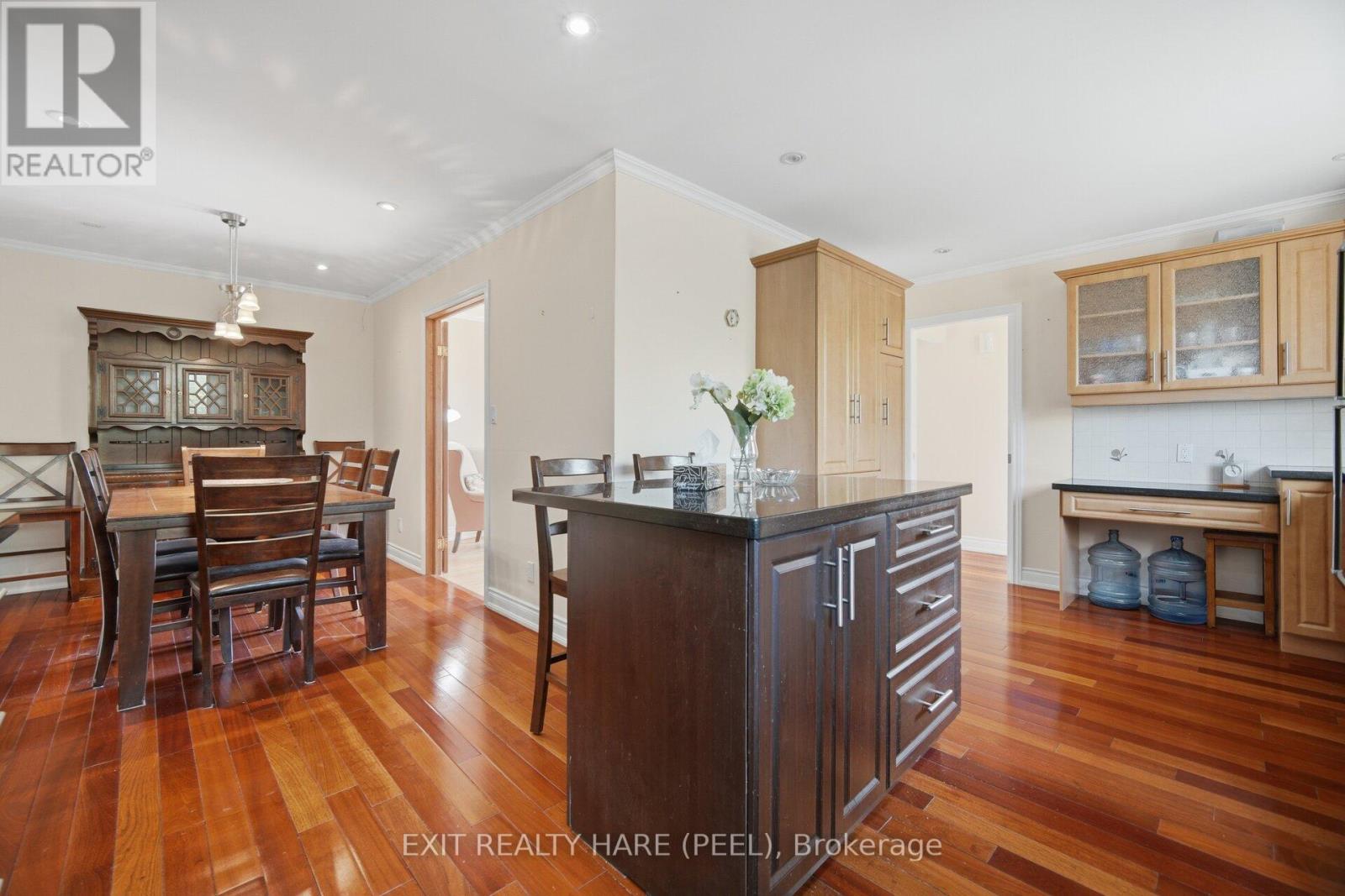 30 THORSBY COURT - 10