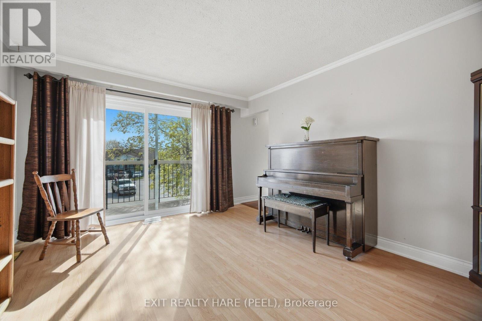 30 THORSBY COURT - 12