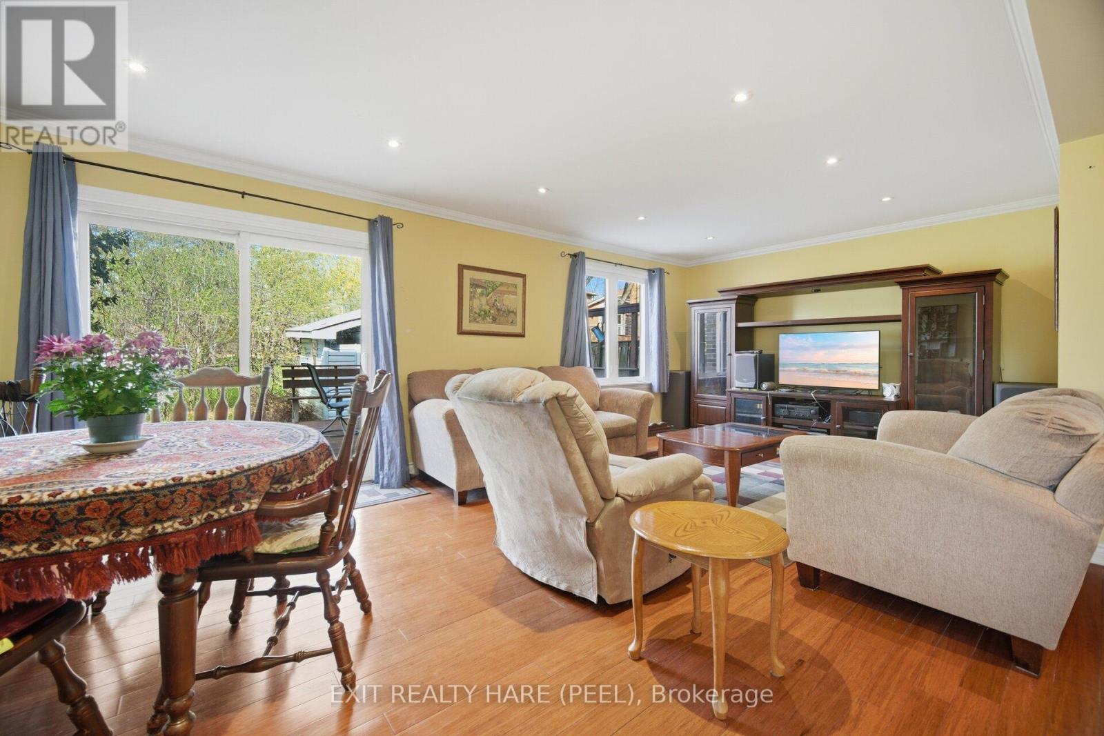 30 THORSBY COURT - 15