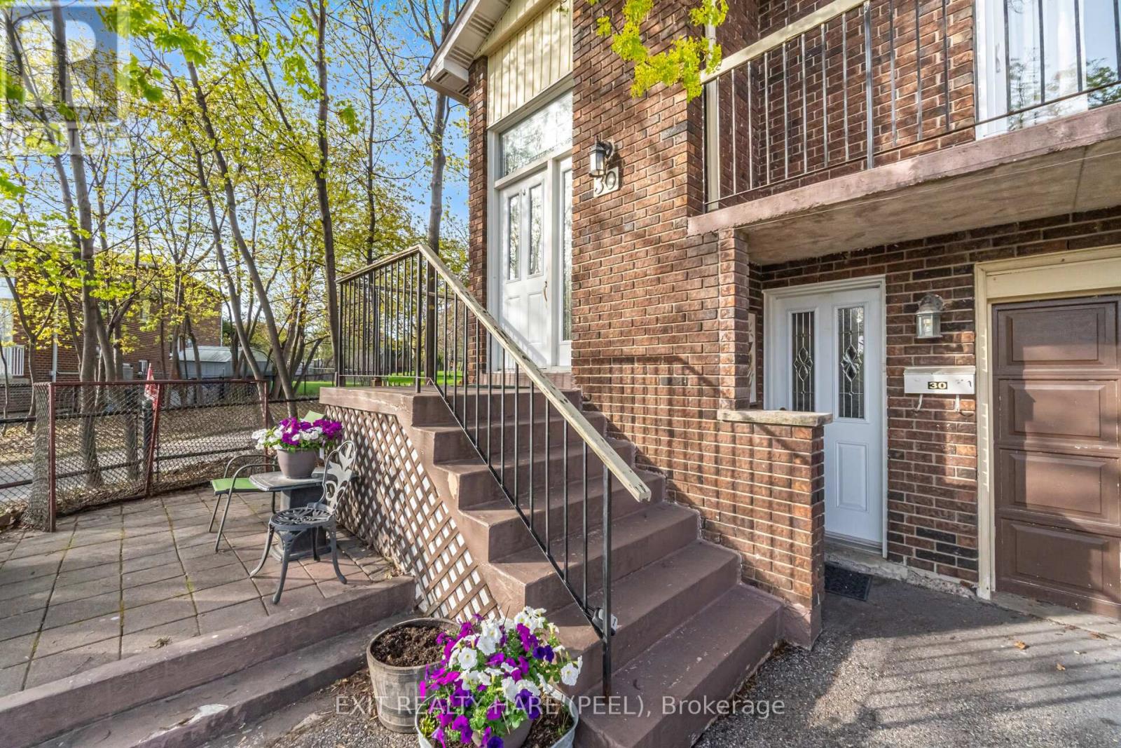 30 THORSBY COURT - 2