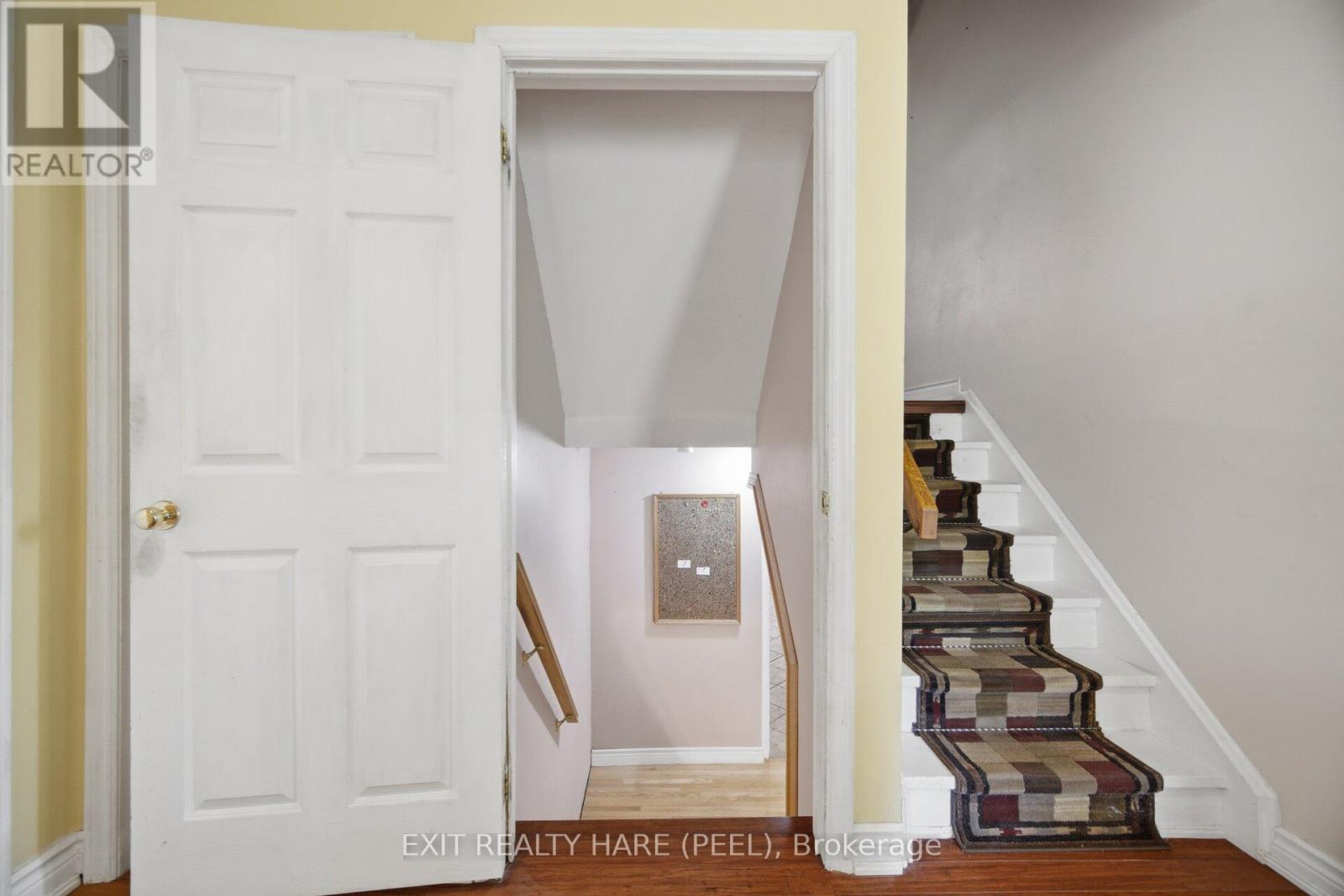 30 THORSBY COURT - 30