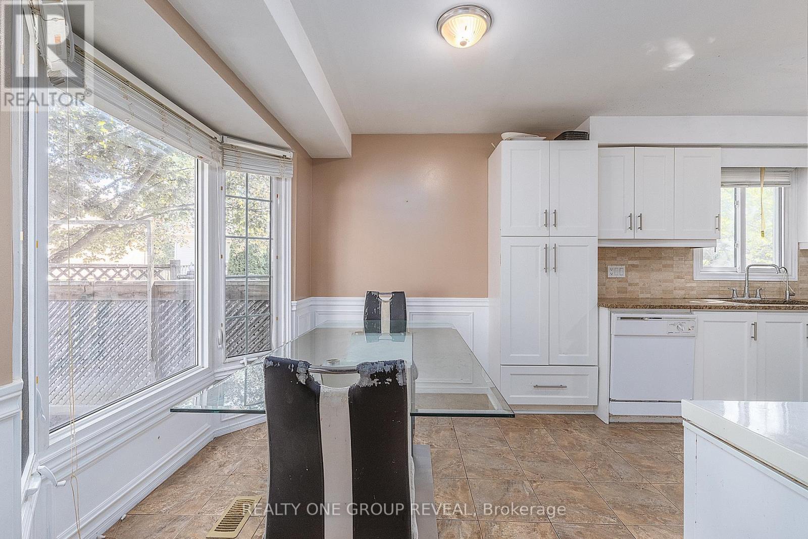 4 STANFORD CRESCENT - Image 10