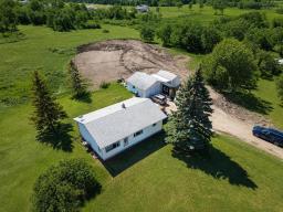 3pc Bathroom - 1482 Dawson Road, Lorette, MB R5K0T4 Photo 10